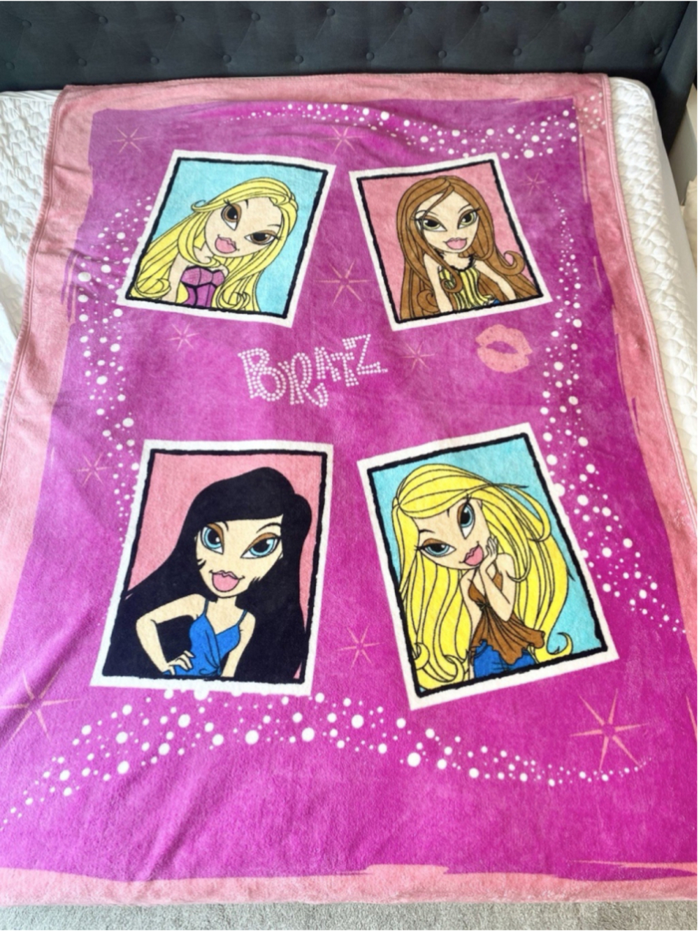 Vintage 2004 Bratz Fleece Throw Blanket 81x60 Cloe Yasmin Jade Sasha Y2K Rare